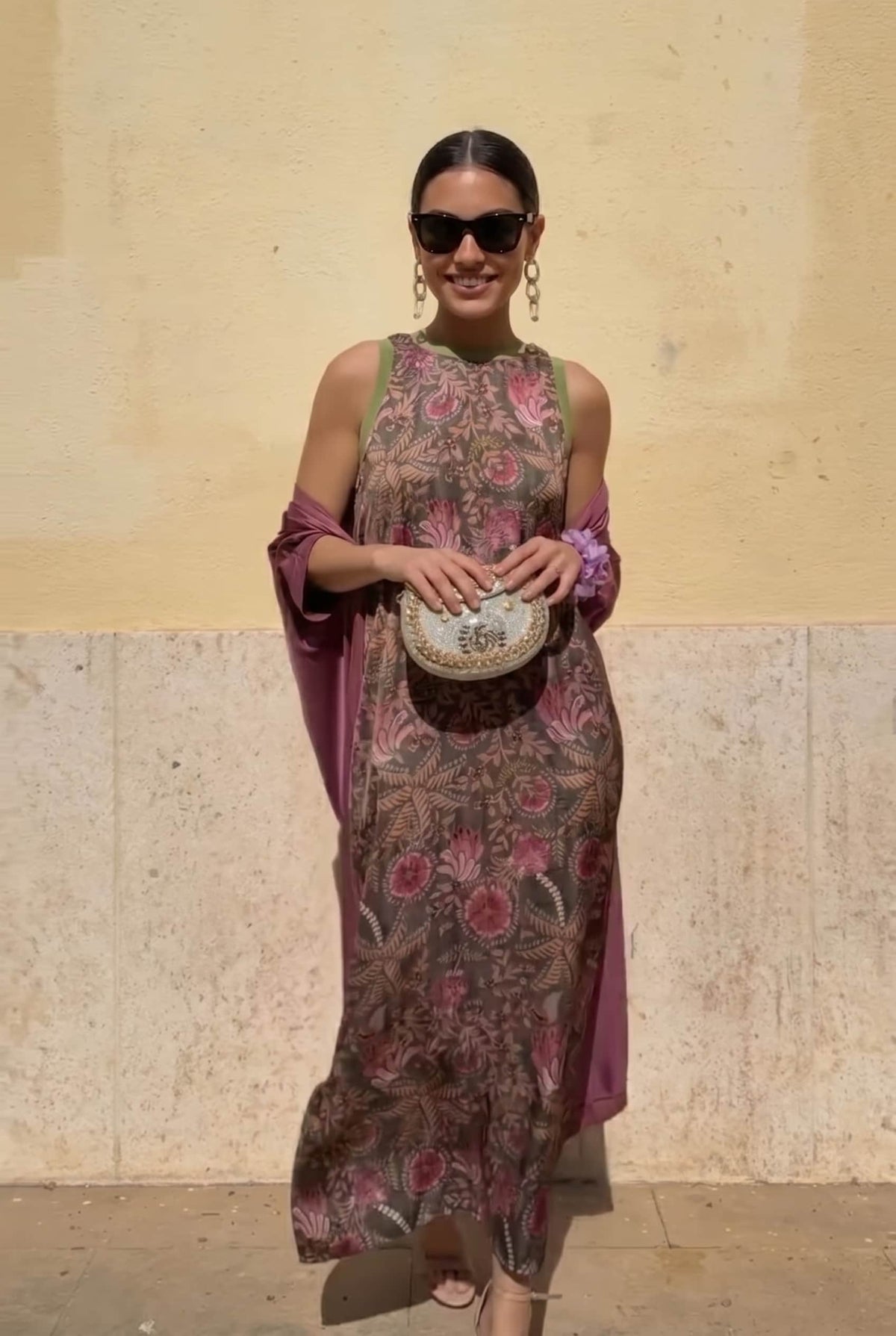 Conjunto de vestido y abrigo estampados