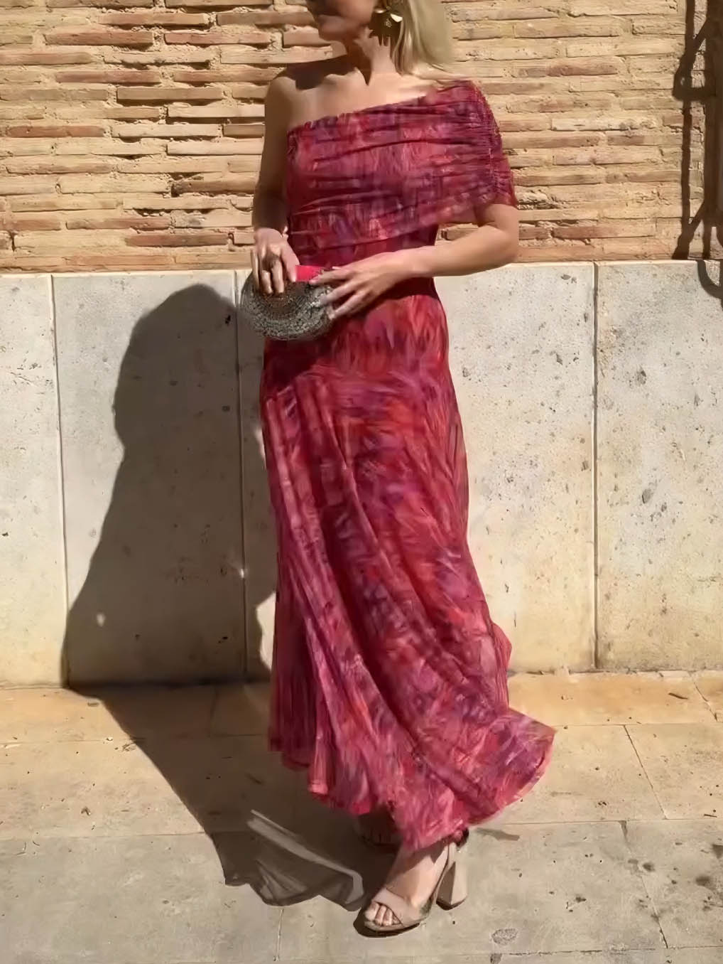 Vestido largo elegante de malla con estampado abstracto