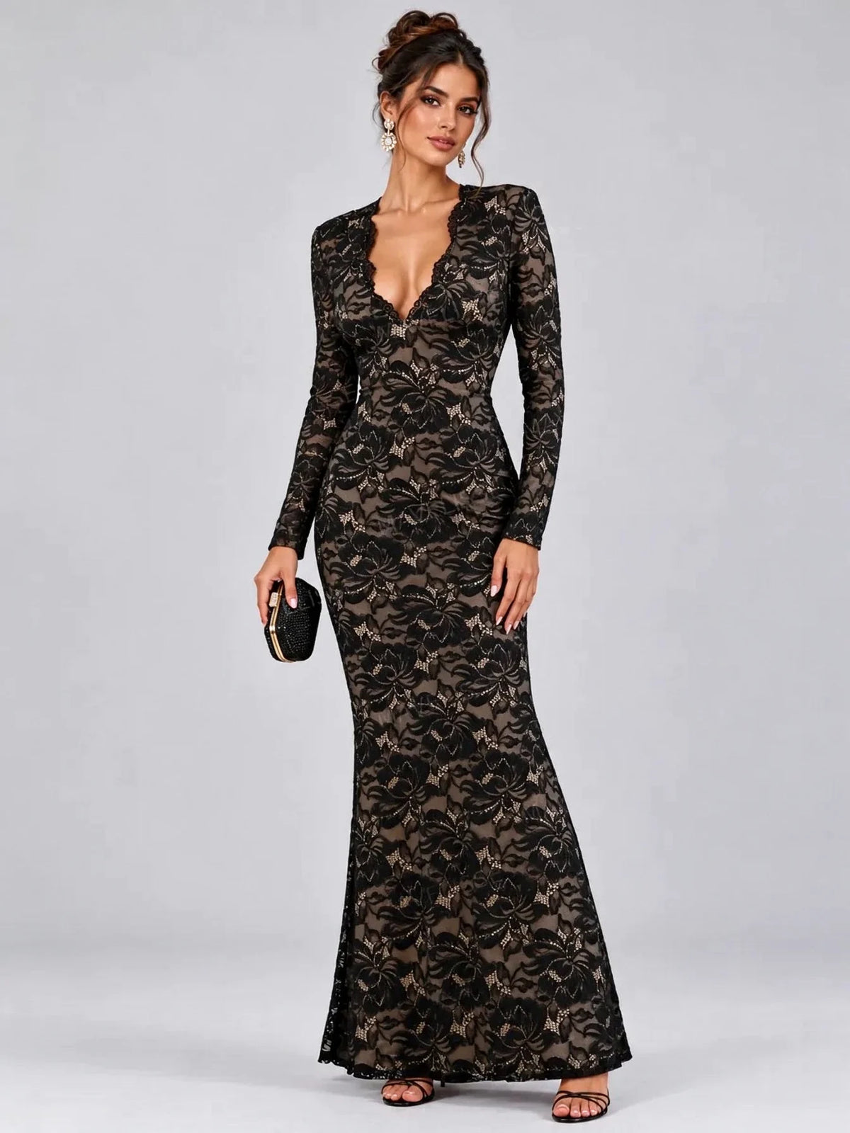 Robe de soirée longue noire à manches longues, en dentelle à fleurs, avec décolleté plongeant