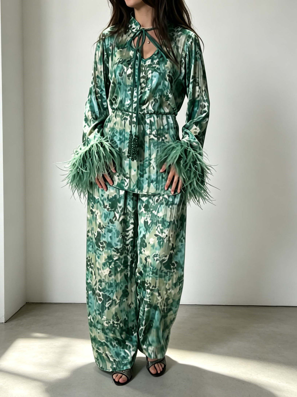 Chemise raffinée à imprimé aquarelle, poignets à plumes et lien à nouer