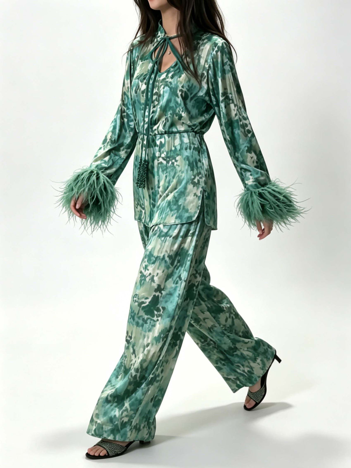 Chemise raffinée à imprimé aquarelle, poignets à plumes et lien à nouer