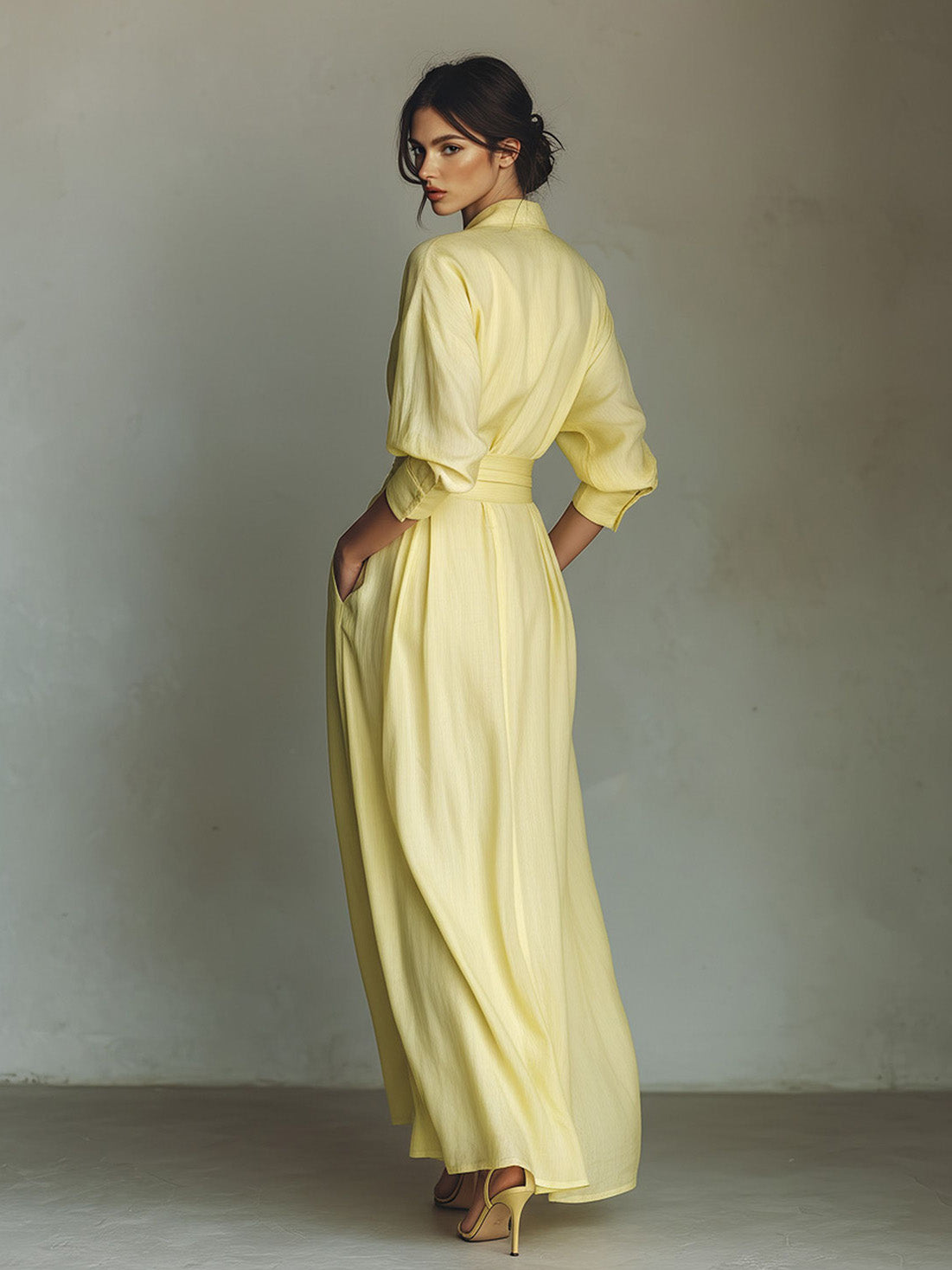 Vestido maxi casual tipo camisa com cintura ajustável por atilho