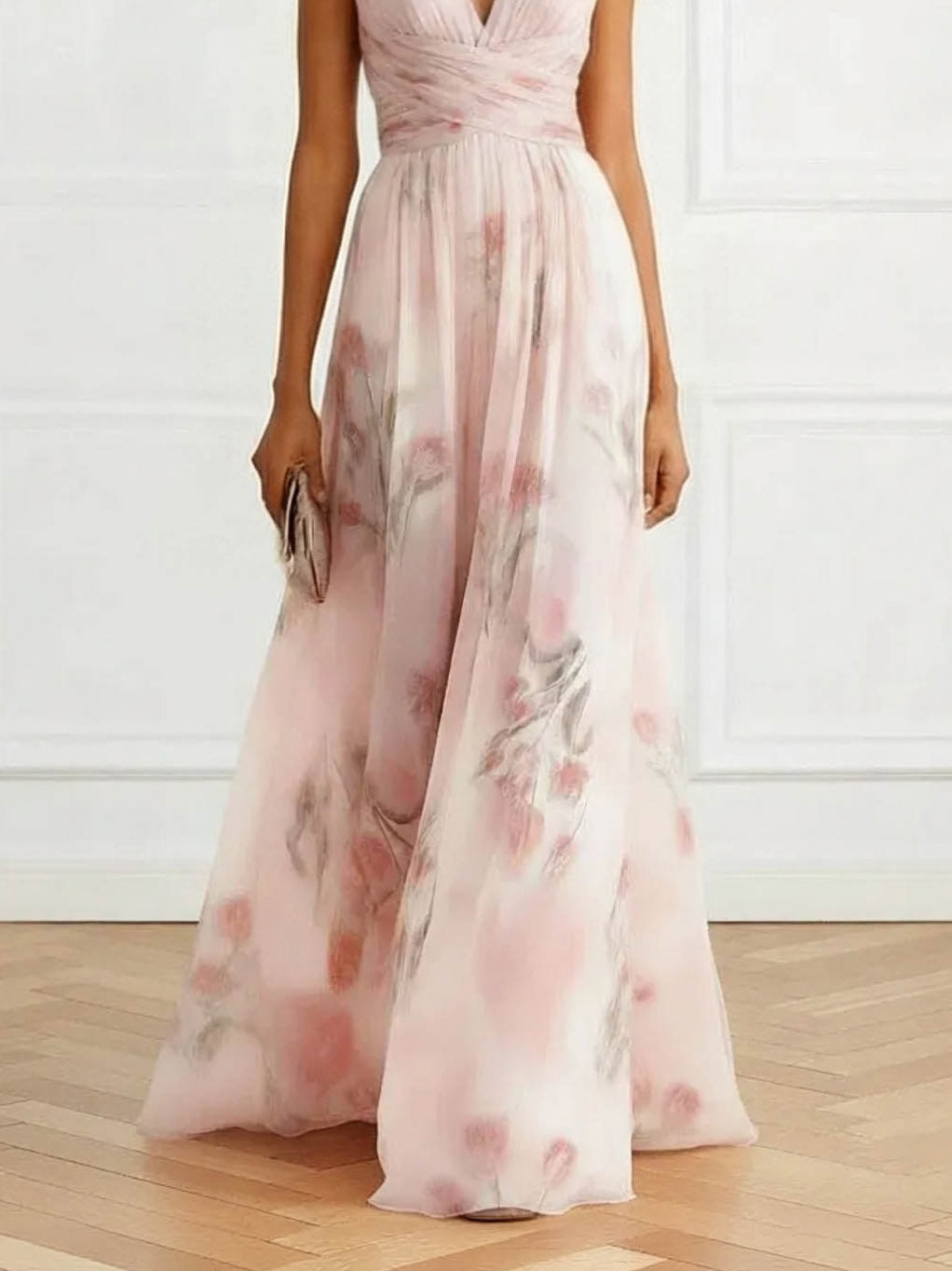 Elegante abito lungo in tulle con scollo a V e stampa floreale