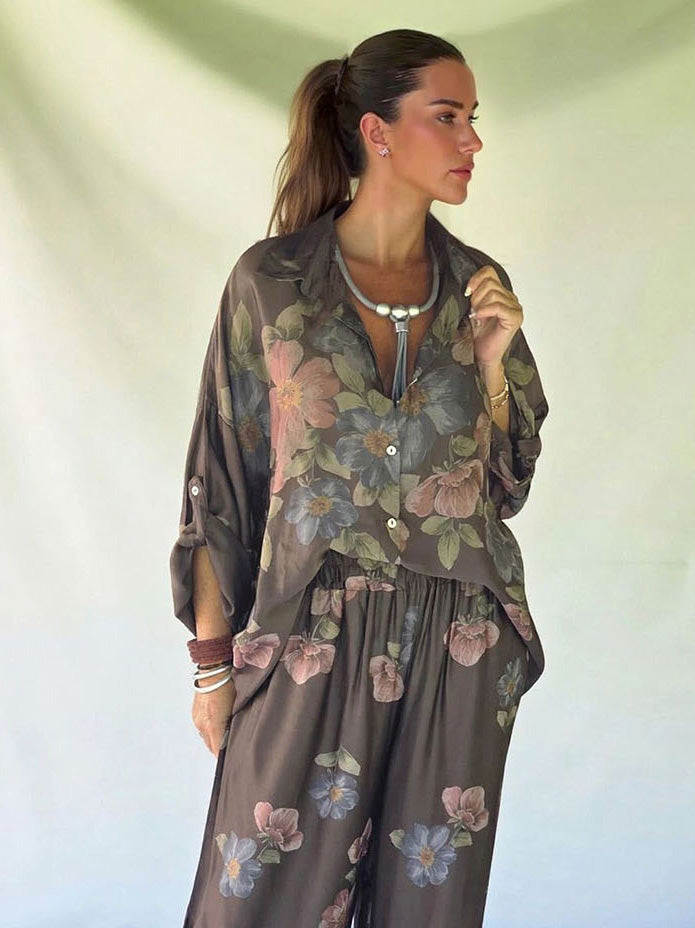 Conjunto de dos piezas con camisa de cuello y estampado floral retro y pantalón de pierna ancha con cintura elástica