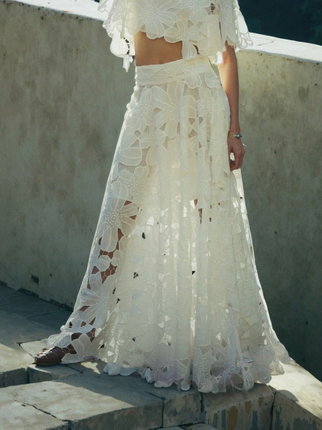 Falda maxi elegante de encaje floral calado