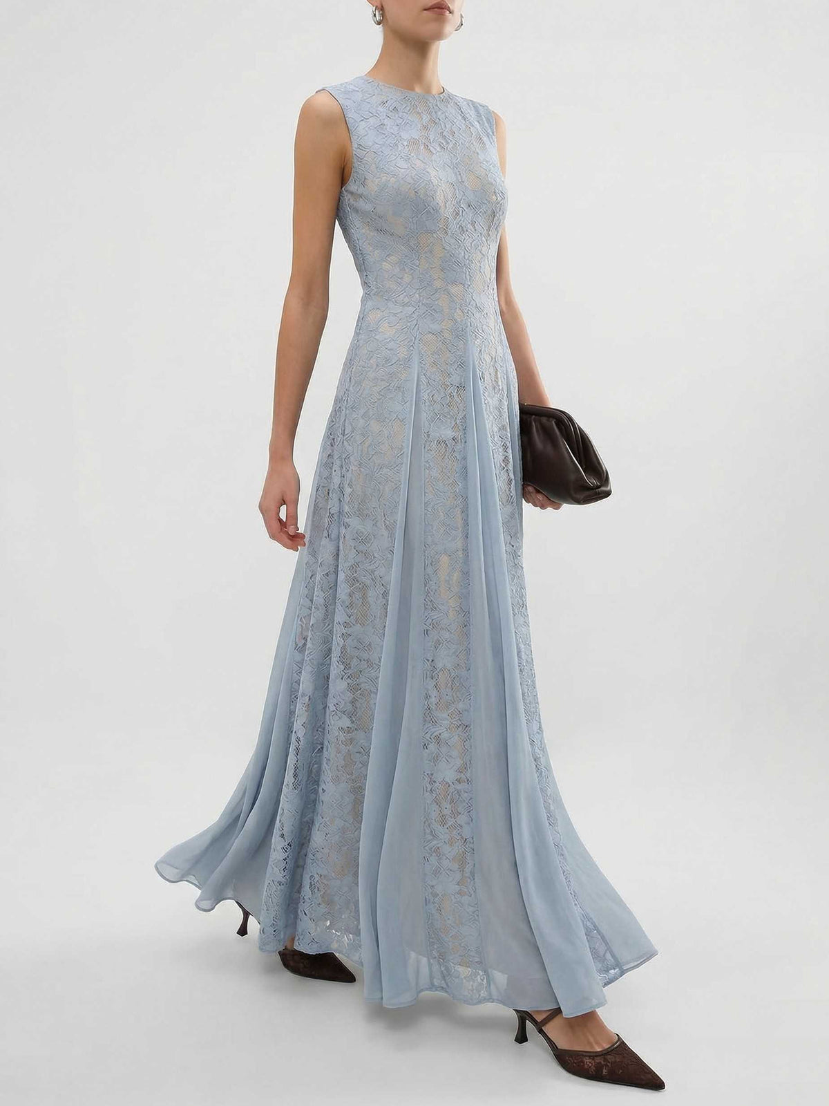 Elegantes Maxikleid mit hohem Kragen und Spitzeneinsatz