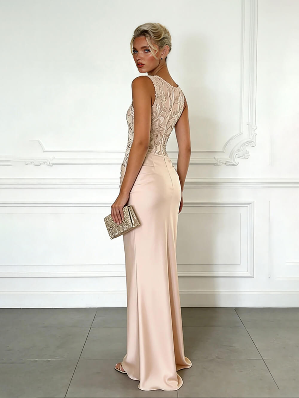 Elegantes ärmelloses Etui-Maxikleid aus hellrosa besticktem Satin mit Rundhalsausschnitt