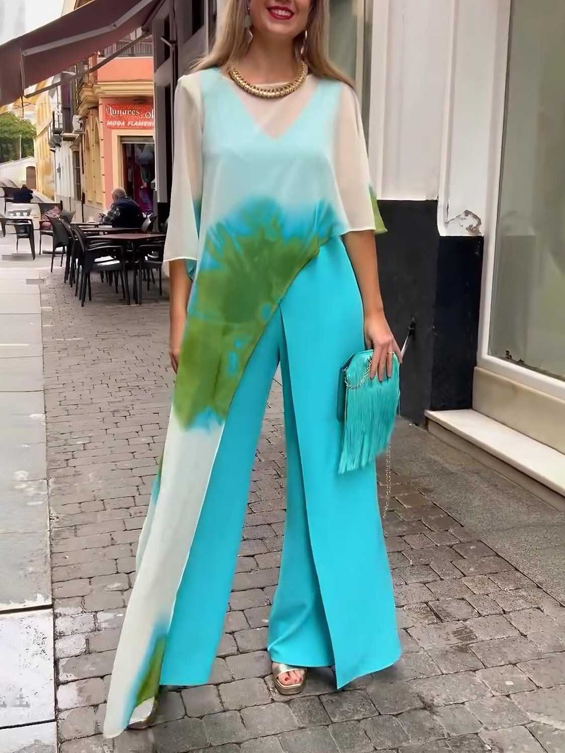 Asymmetrisches zweiteiliges Set mit abstraktem blauem Aquarellmuster