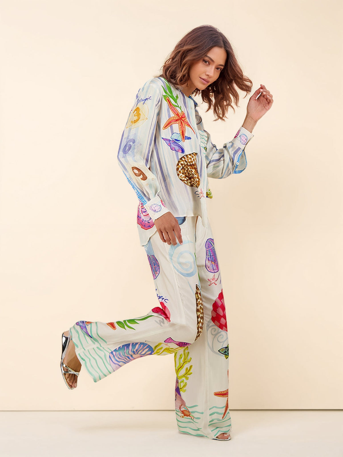 Pantalones con estampado de temática oceánica