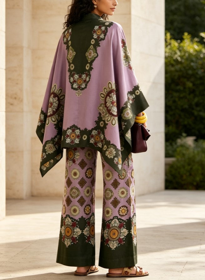 Conjunto boémio de duas peças com camisa-capa de estampado étnico e calças de perna larga