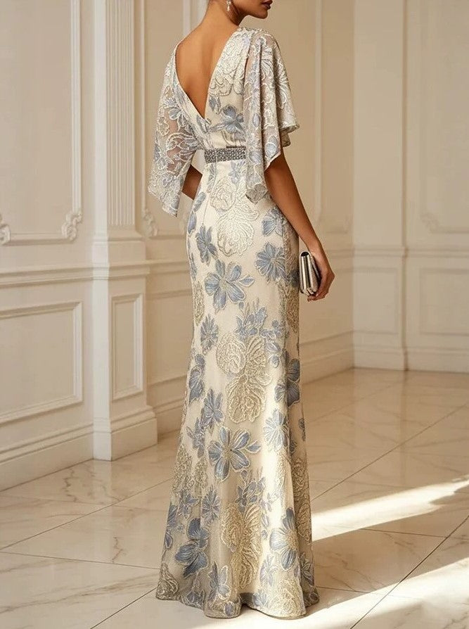 Meerjungfrauen-Abendkleid mit V-Ausschnitt, Capeärmeln, Perlen an der Taille und Blumenmuster