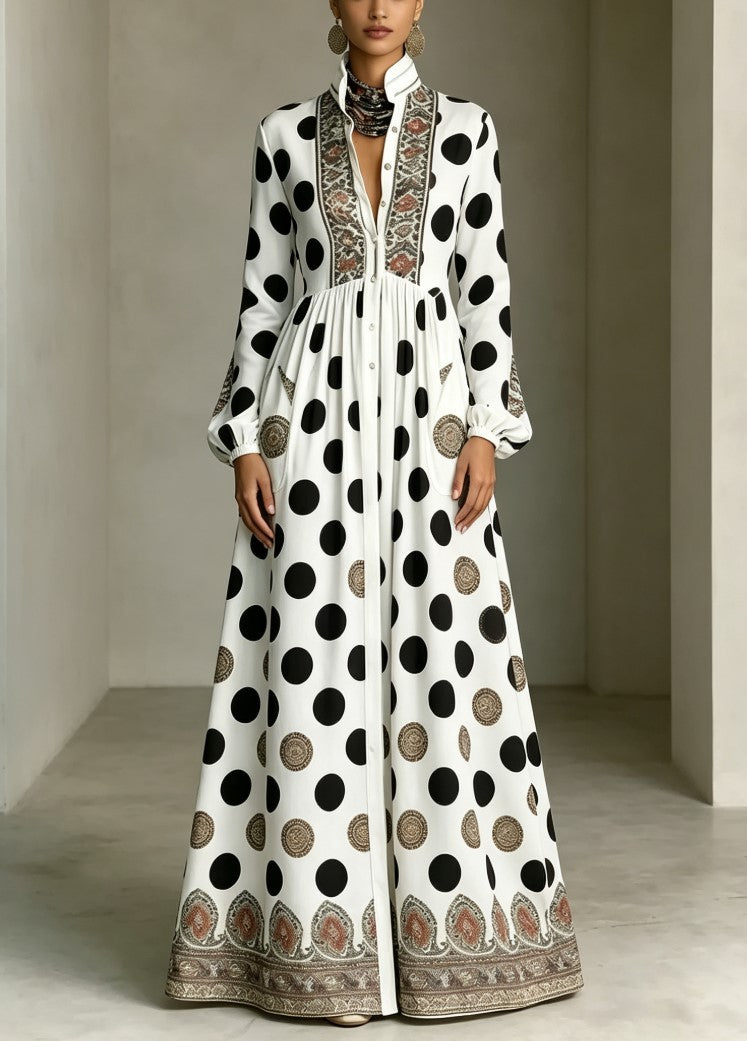 Vestido largo con lunares, cuello alto, botones delanteros y bolsillos