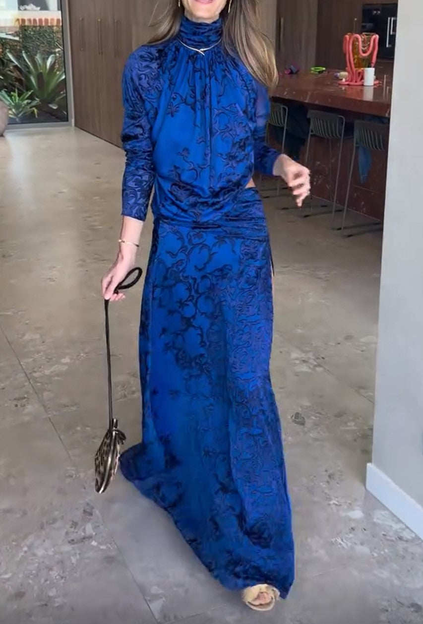 Langärmliges Maxikleid aus kobaltblauem Burnout-Stoff mit Blumenmuster und Rollkragen