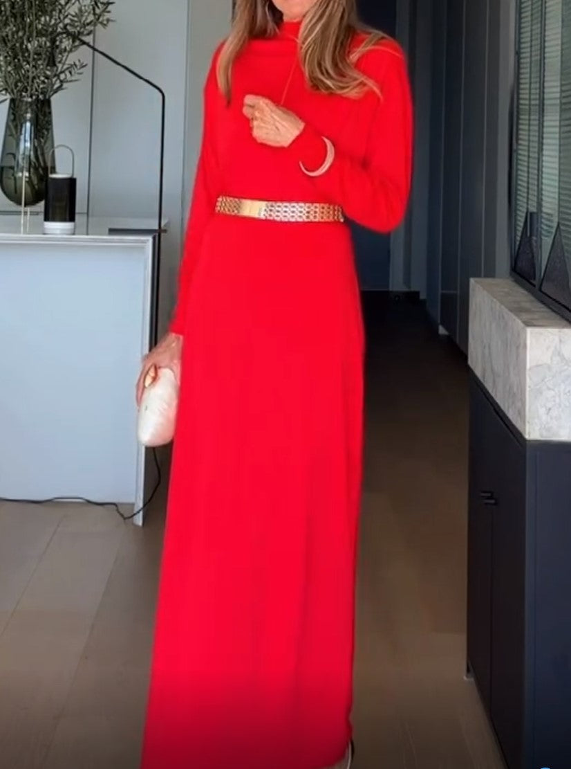 Rotes Maxikleid mit hohem Ausschnitt und langen Ärmeln