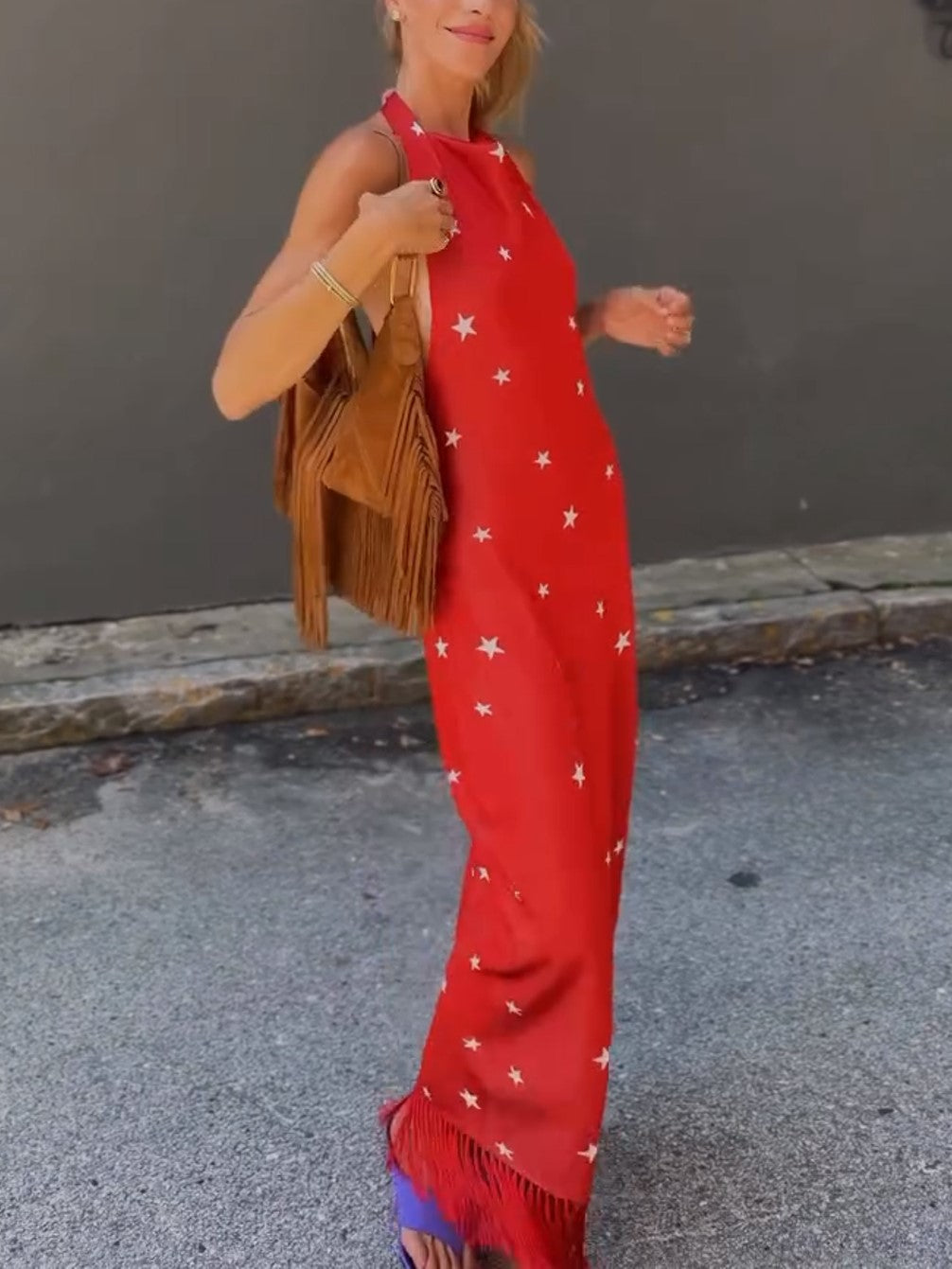 Ärmelloses Maxikleid in Rot mit Sternenmuster, Neckholder und Fransensaum