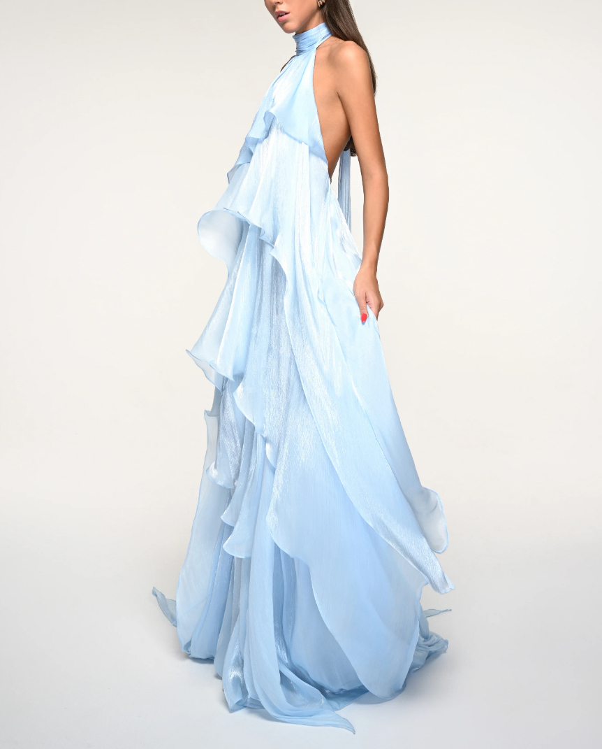 Vestido de noite comprido em chiffon, sem mangas, com decote halter, folhos e brilho, para convidadas de casamento