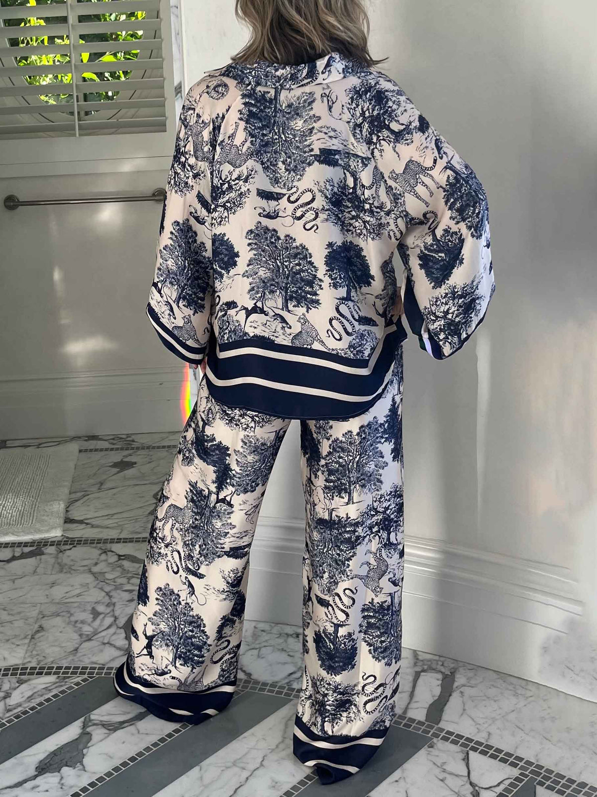 Pantalon ample en satin à imprimé floral jungle et jambes larges