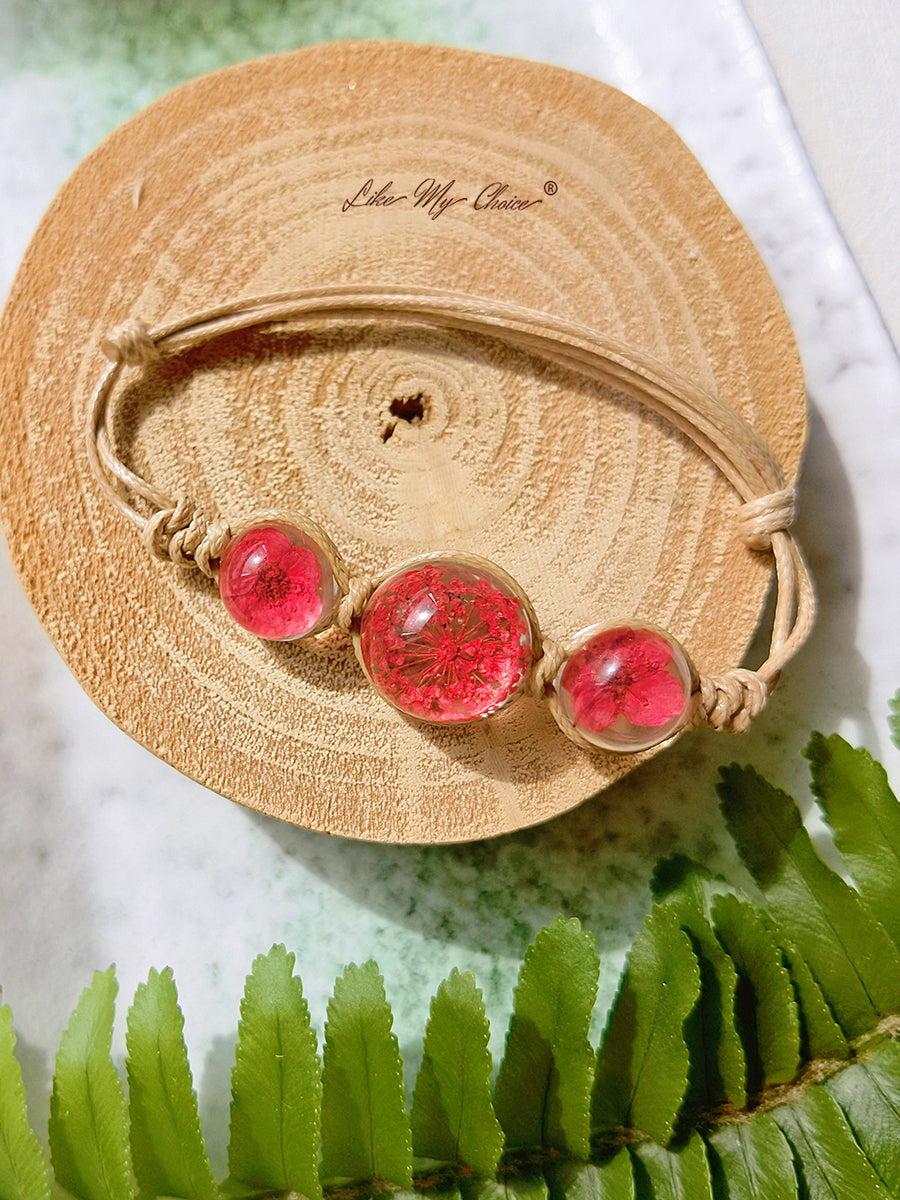 Bracelet jonc à charms en forme de pierres précieuses et de fleurs de cerisier, avec cordon réglable