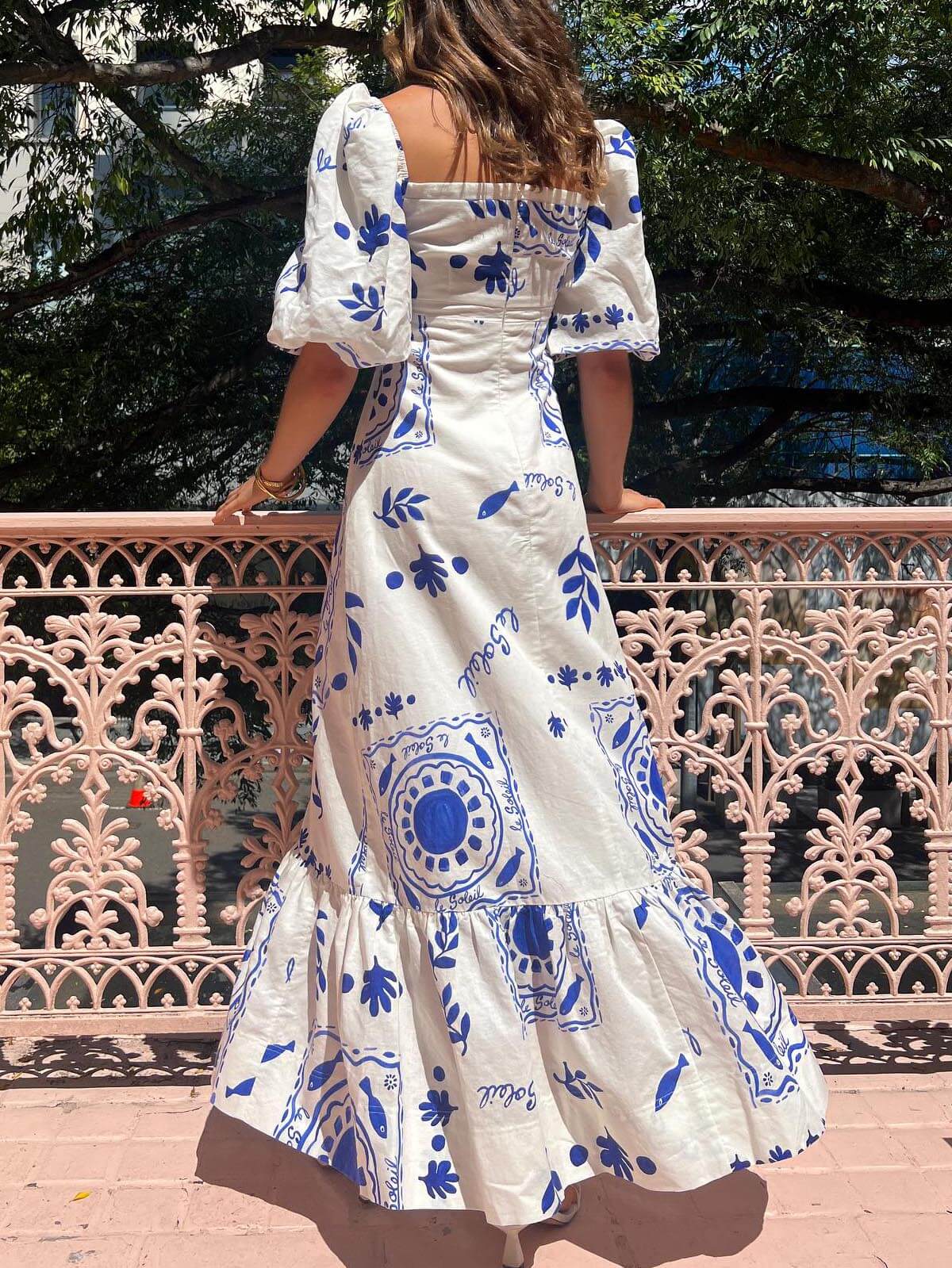 Vestido midi de férias com mangas de balão