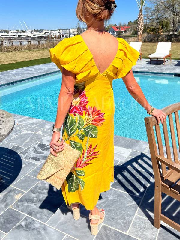 Plissiertes Kleid mit V-Ausschnitt und Print
