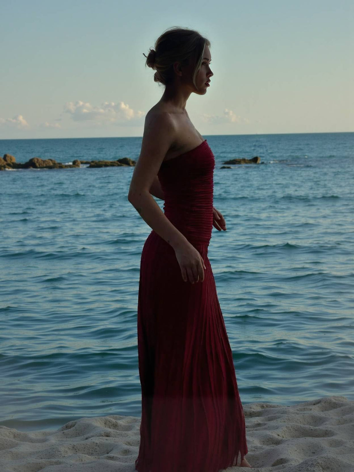 Figurbetontes Strick-Maxikleid mit Bandeau-Ausschnitt