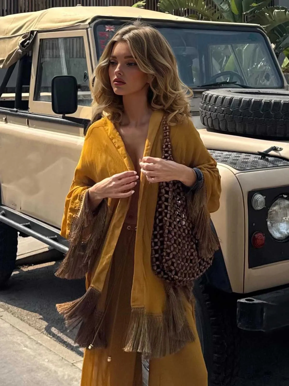 بنطال أنيق واسع الساقين بخصر برباط