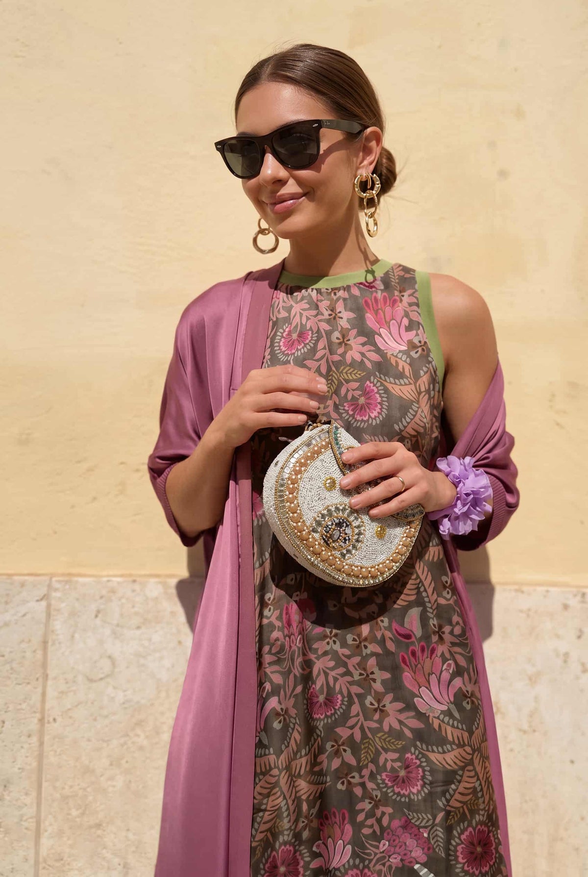 Conjunto de vestido y abrigo estampados
