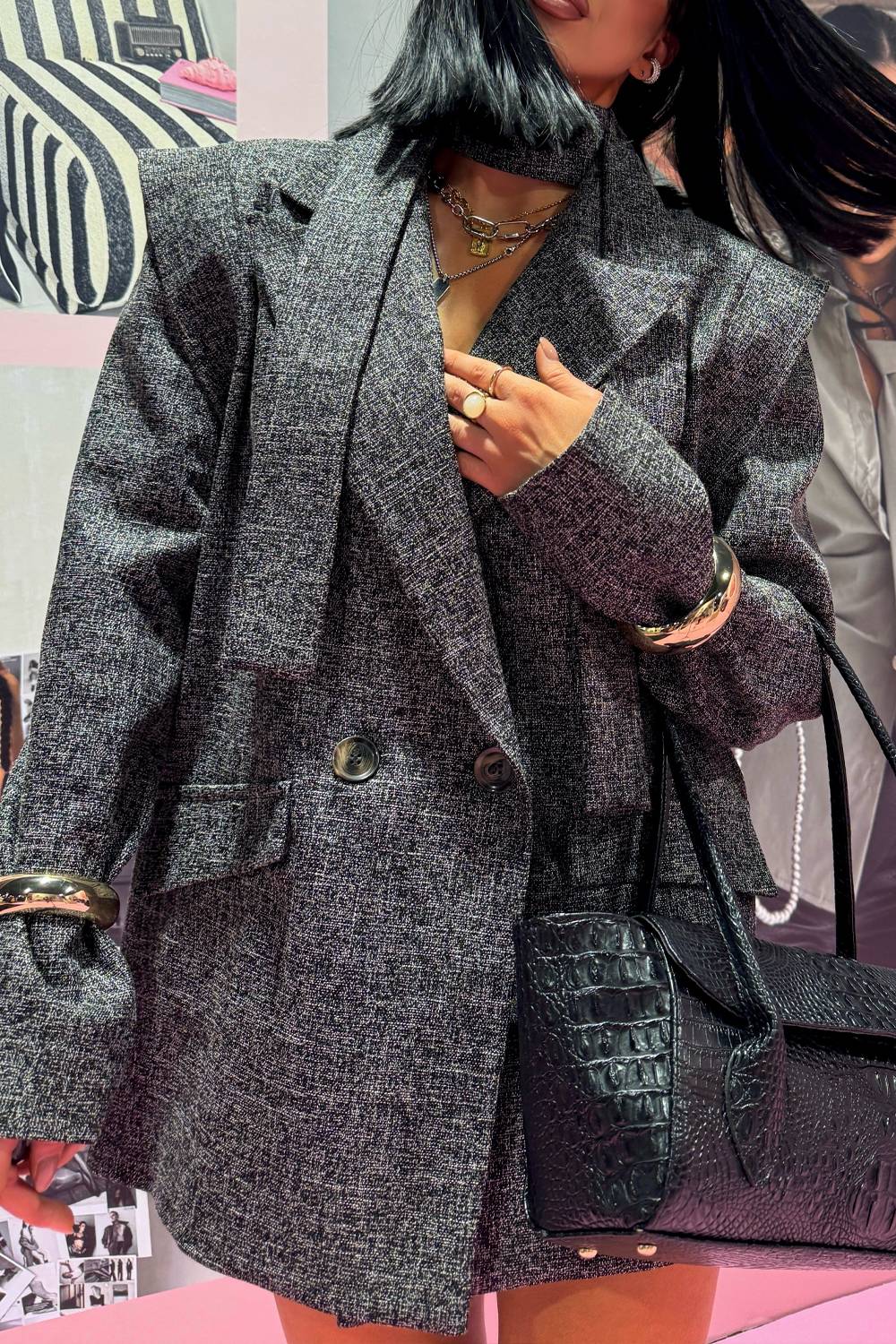 Oversize-Tweedblazer mit Schulterpolstern und Gürtel
