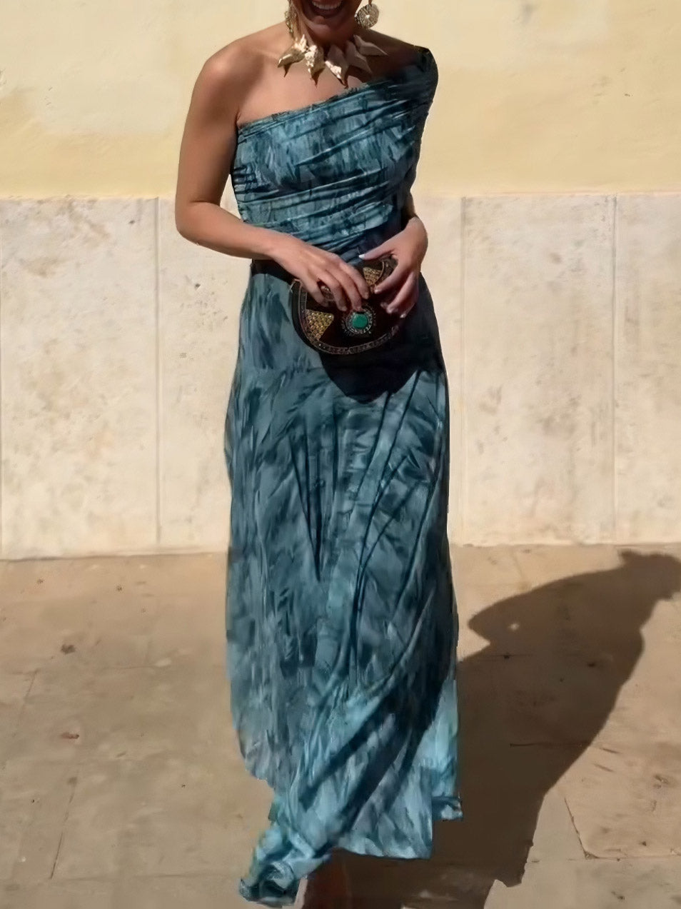 Vestido largo elegante de malla con estampado abstracto