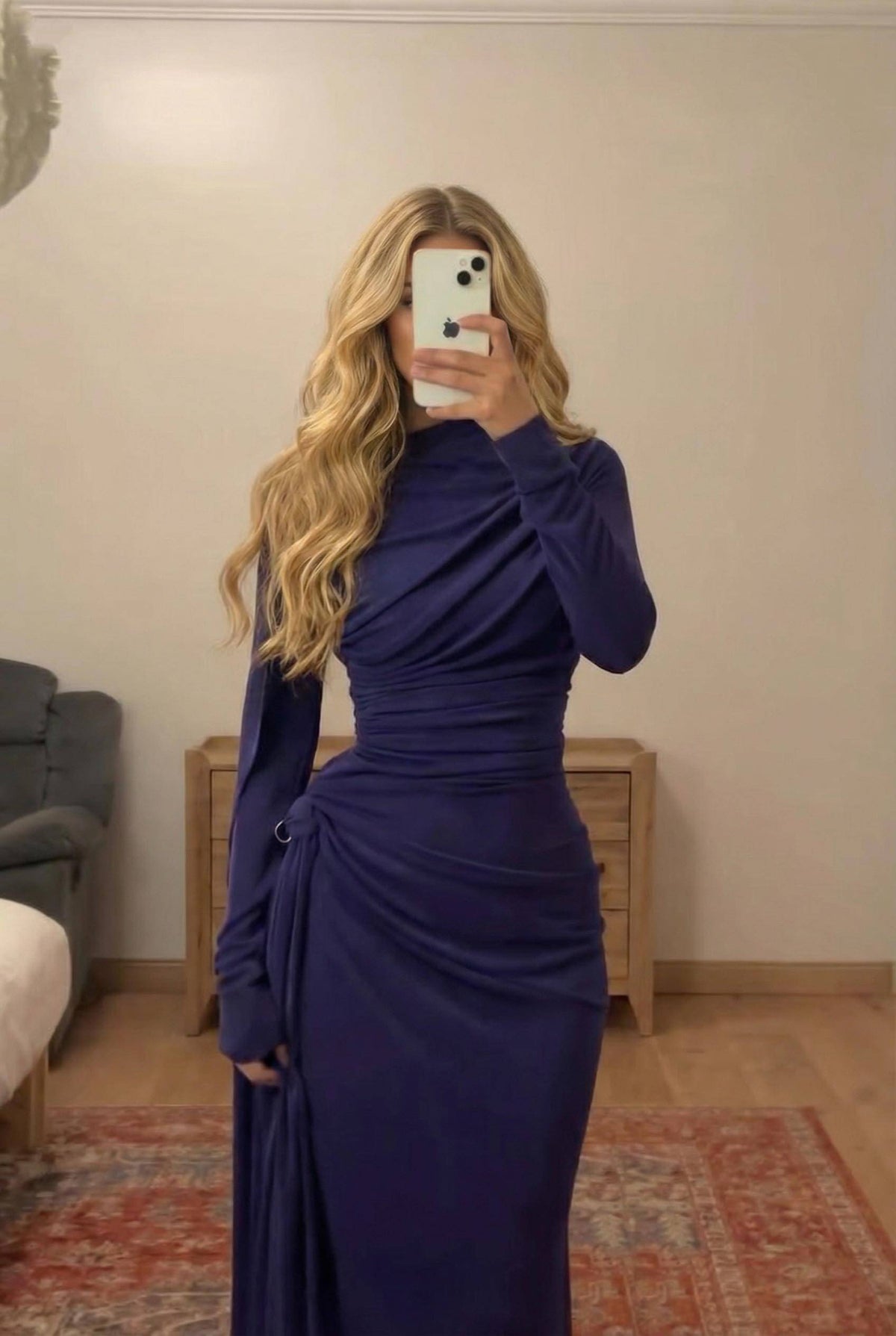 فستان ماكسي بكسرات وتصميم غير منتظم