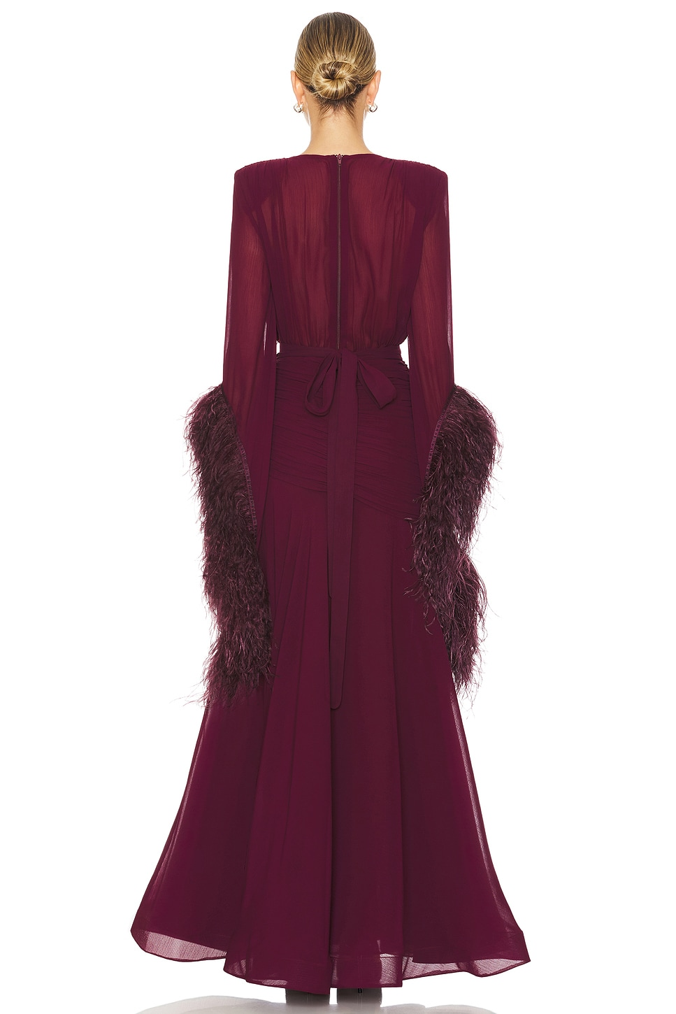 Maxi abito elegante in chiffon fluido con scollo a V e polsini con piume