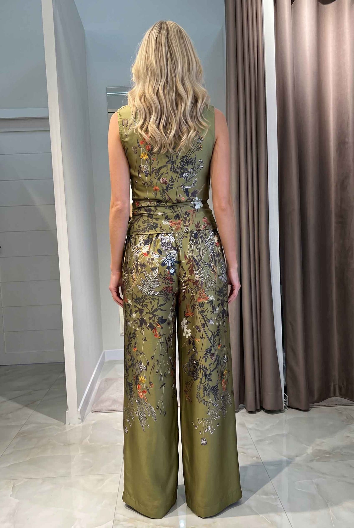 Set aus Oberteil mit Schnürung und Hose mit weitem Bein und Print