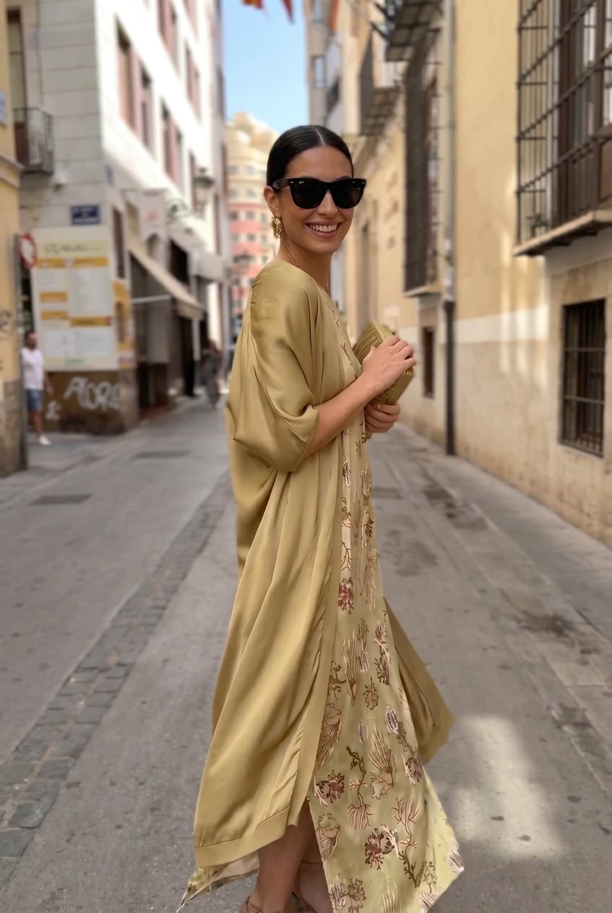 Conjunto de vestido y abrigo estampados