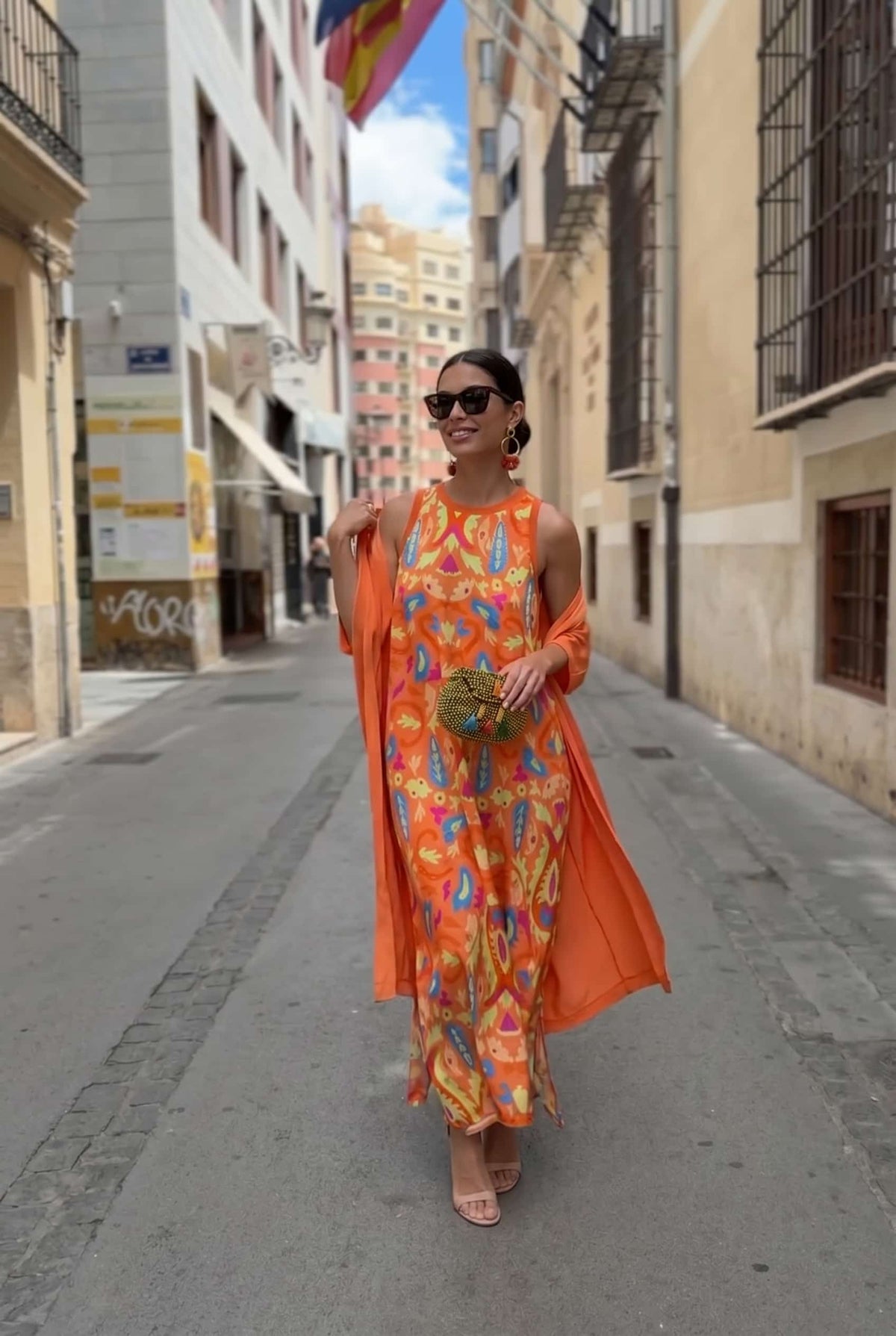 Conjunto de vestido y abrigo estampados