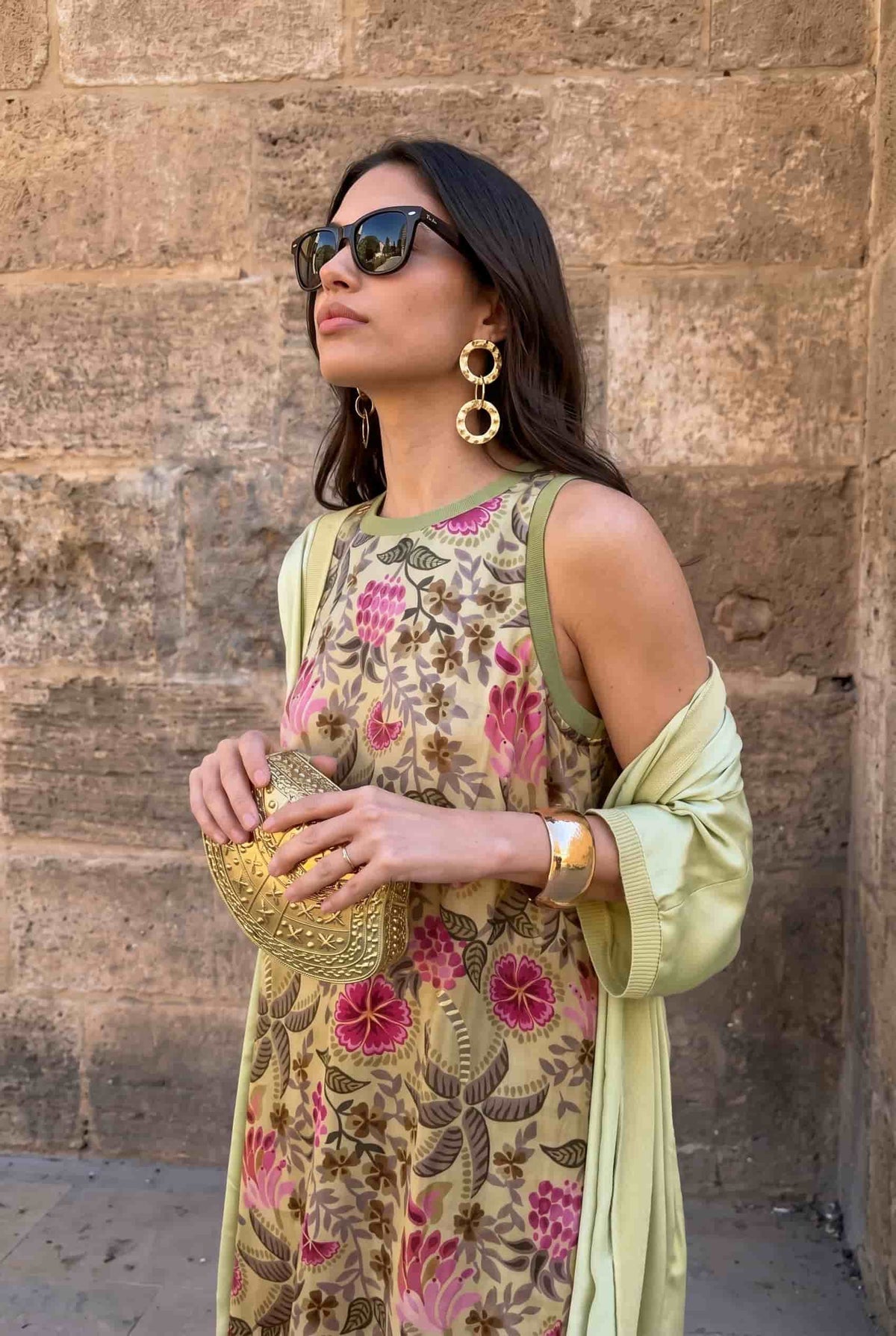 Conjunto de vestido y abrigo estampados