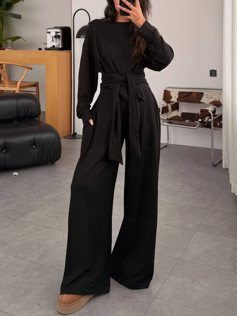 Ensemble avec pull à lacets et pantalon à jambes larges