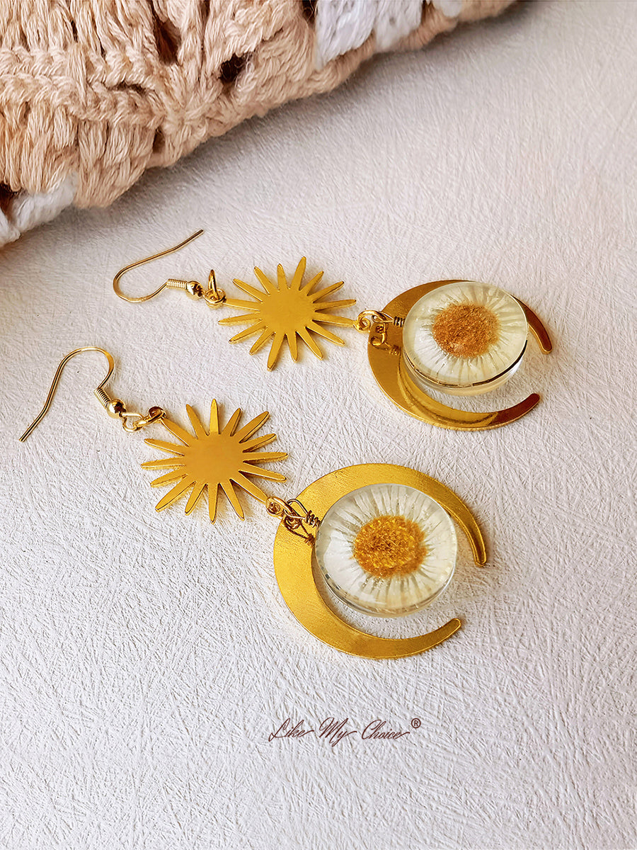 Pendientes con flores prensadas - margarita de resina con sol