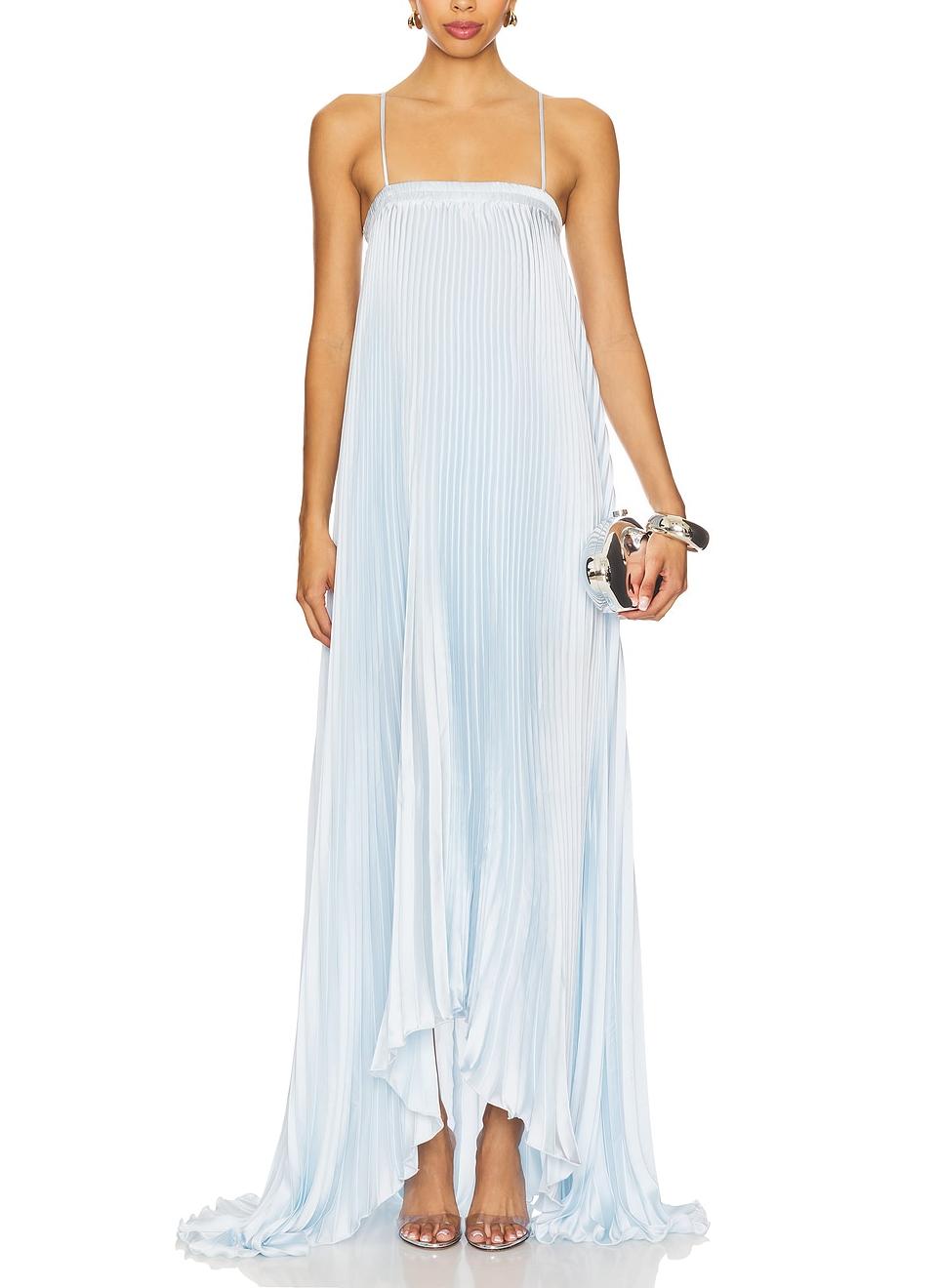 Ätherisches plissiertes Maxikleid in Babyblau mit Spaghettiträgern und asymmetrischem Saum