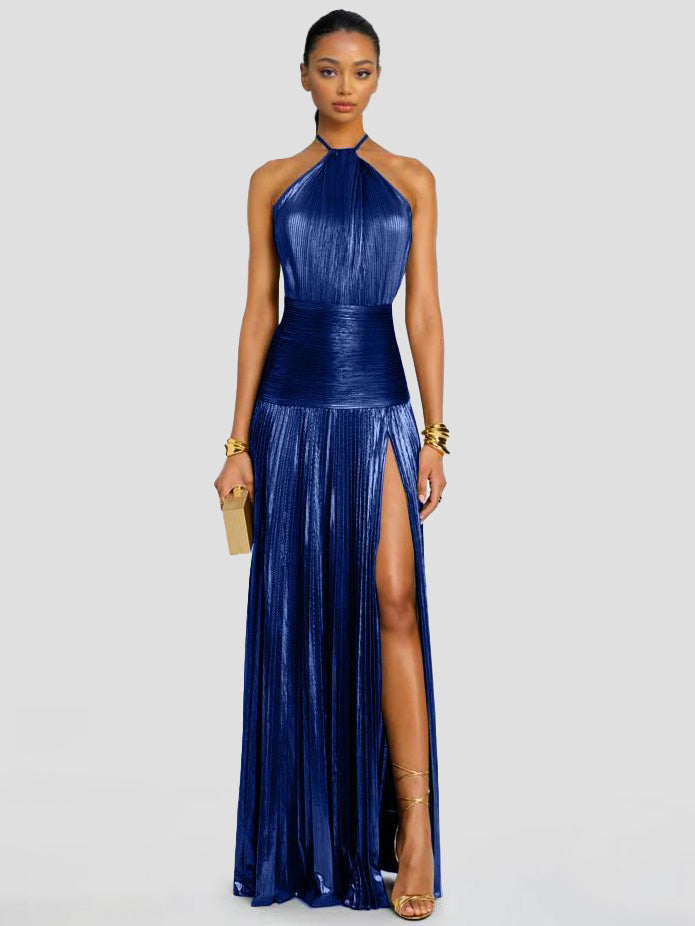 Elegantes Maxikleid mit Metallic-Plisseefalten und Neckholder