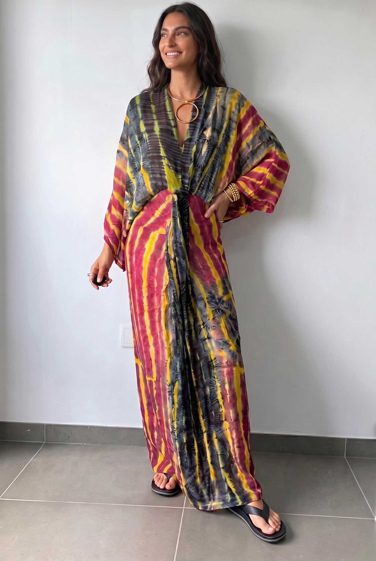 Maxikleid mit V-Ausschnitt, Print, Schlitz und Bänderdetail