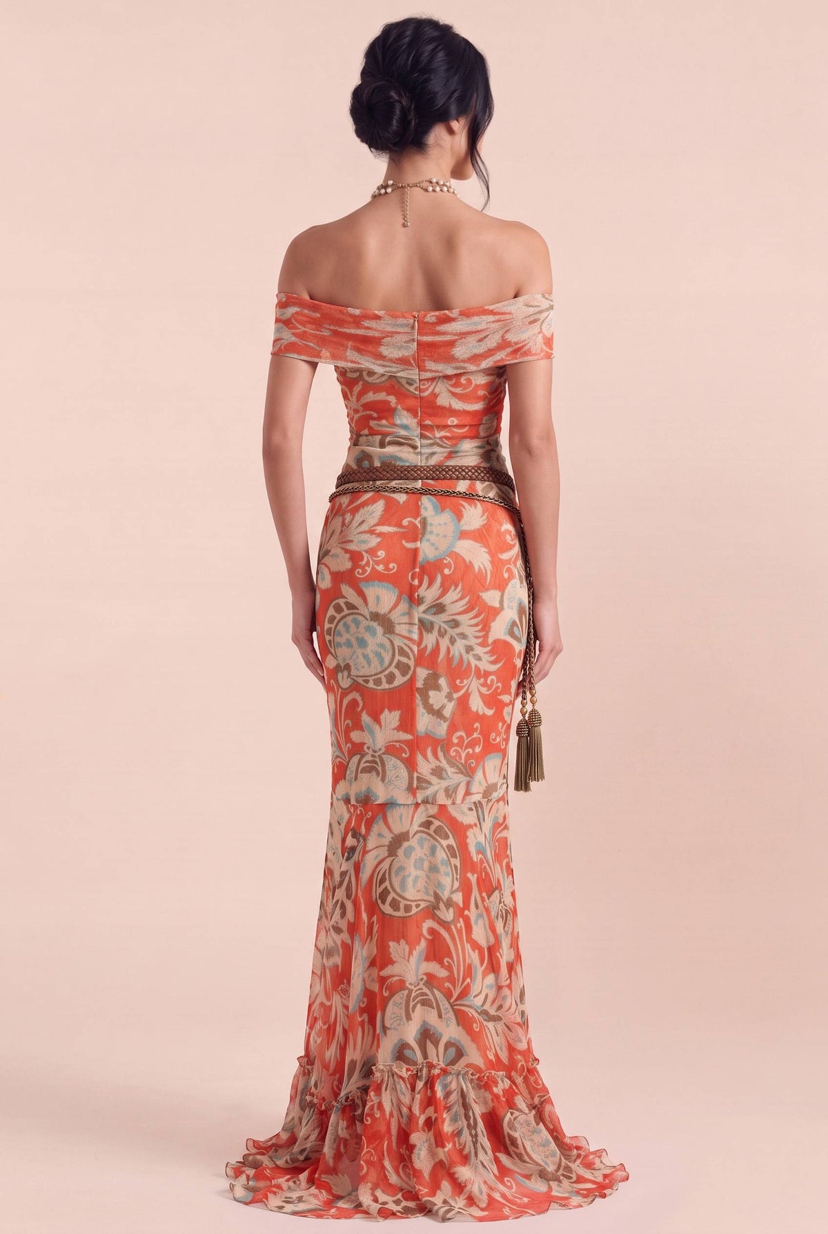 Abito a sirena aderente senza maniche, con stampa paisley vintage nei toni del rosso