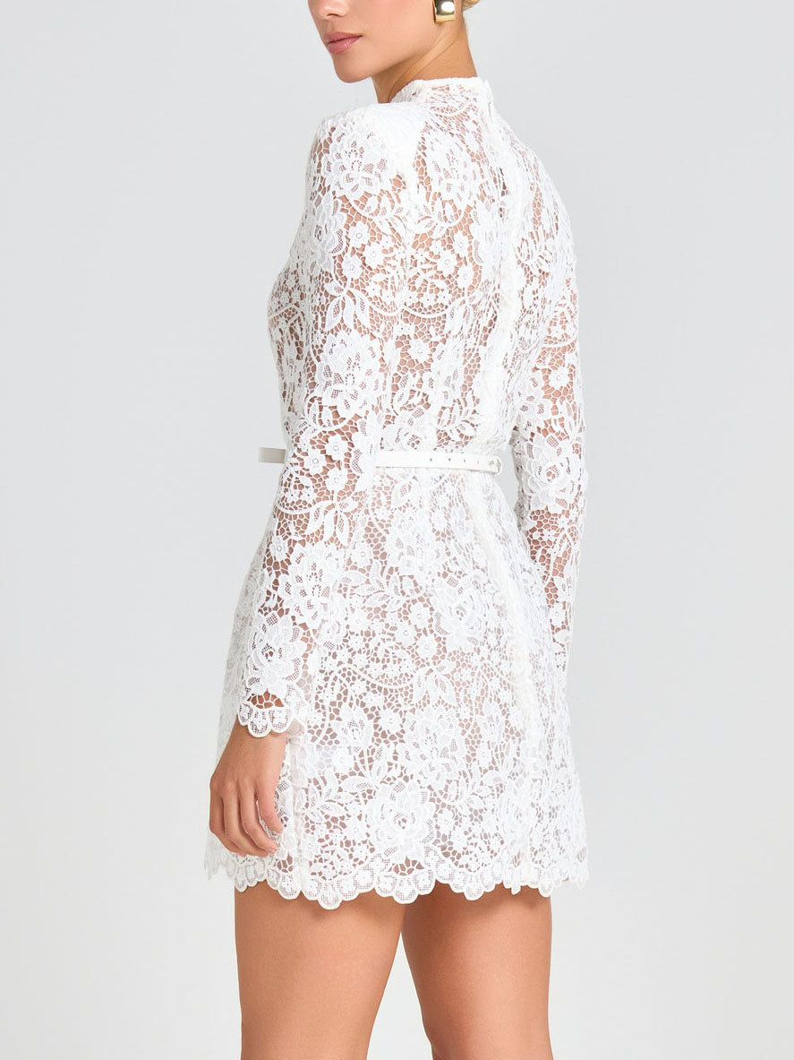 Vestido mini elegante de manga comprida com renda floral e recortes