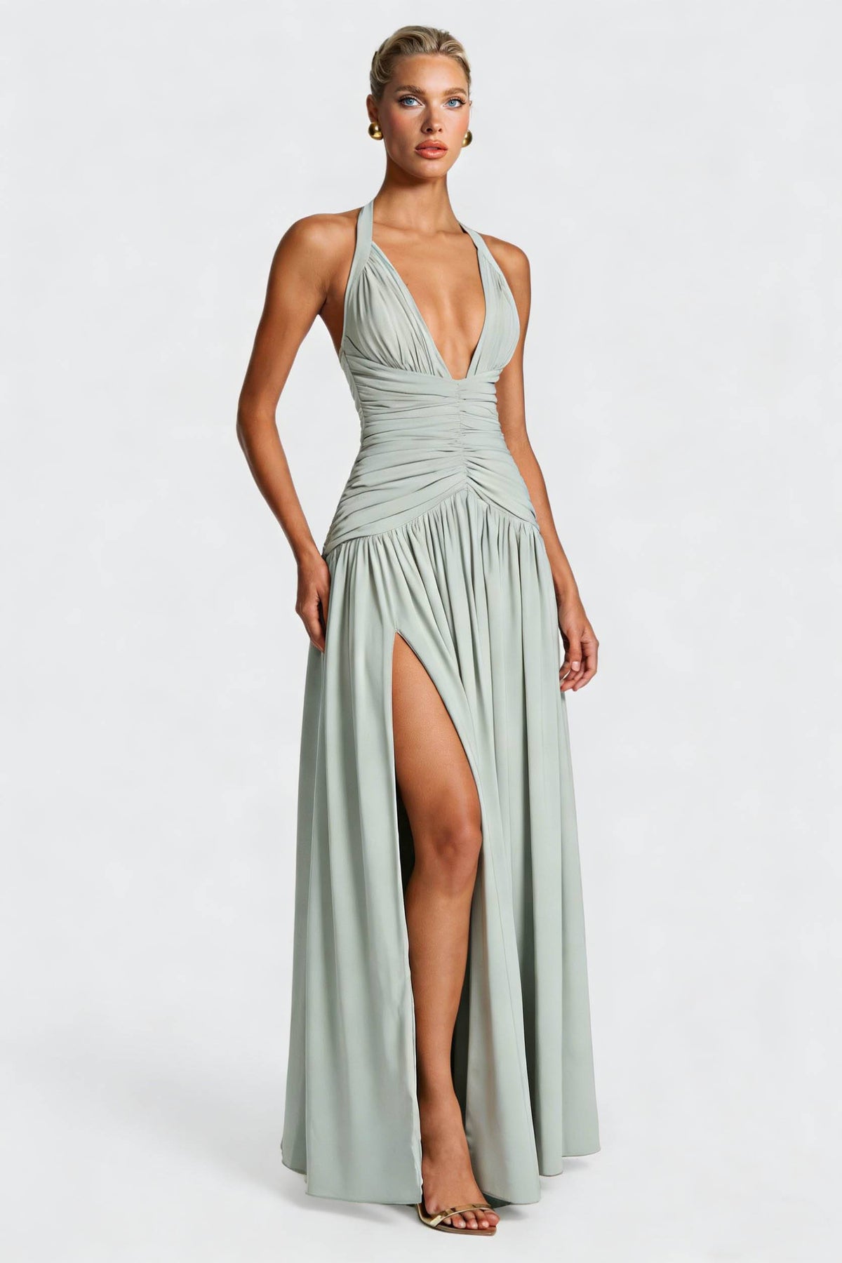 Maxikleid mit Neckholder, Plisseefalten und Schlitz