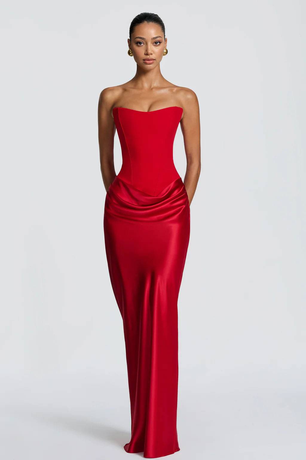 Vestido largo con diseño de pañuelo plisado
