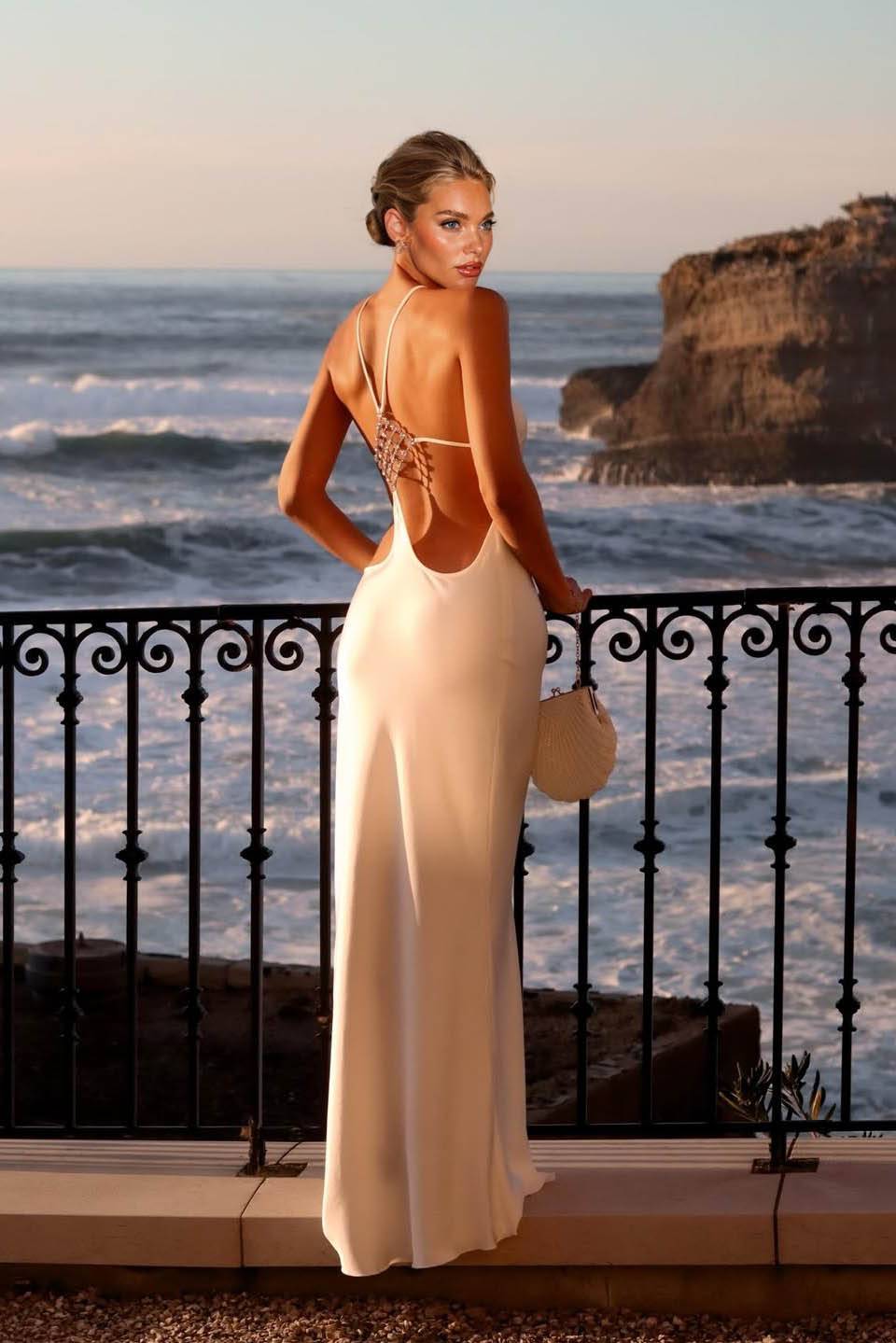 Maxikleid mit rückenfreiem Design