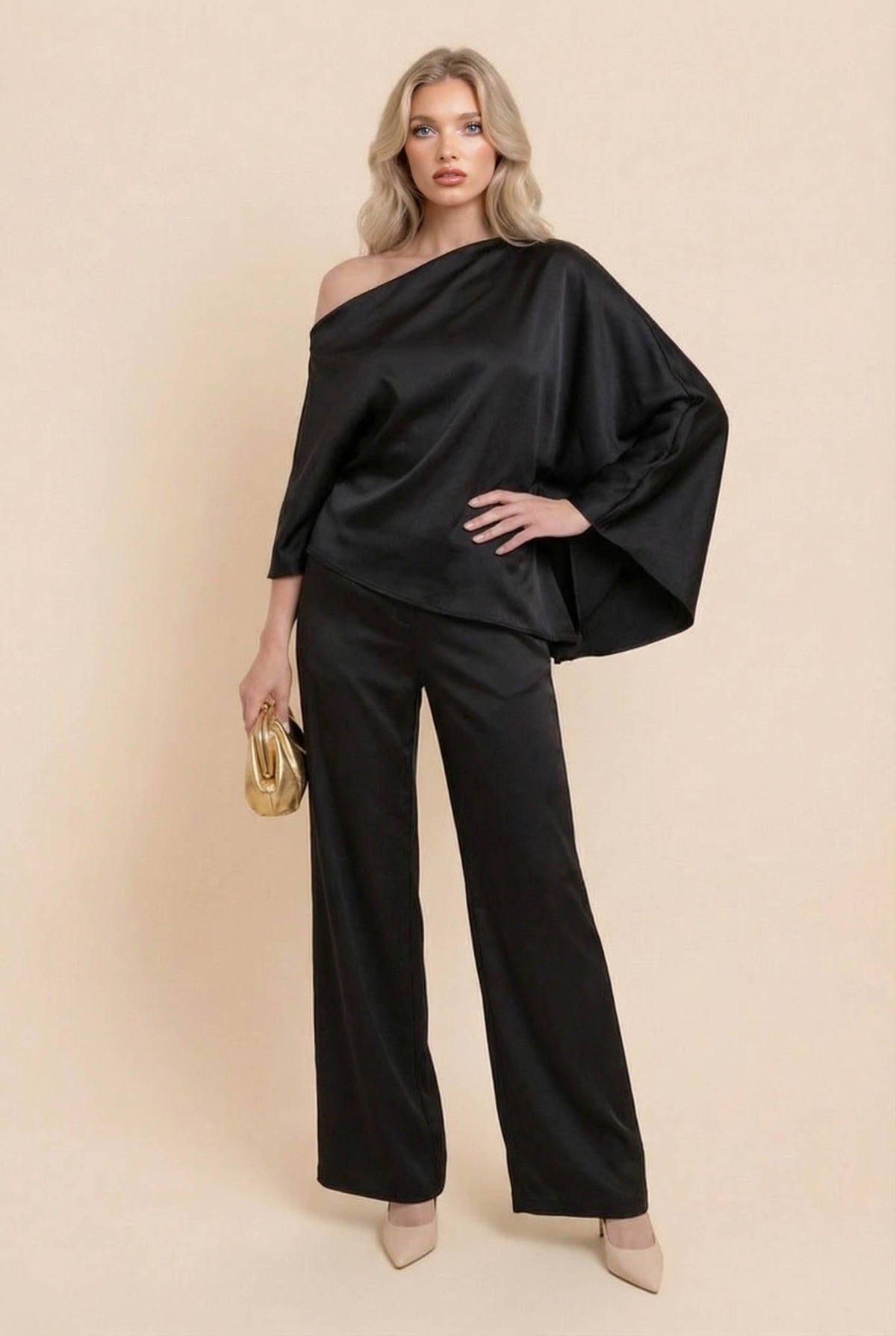 Zweiteiler-Set aus schulterfreiem asymmetrischem Hemd und Hose mit weitem Bein