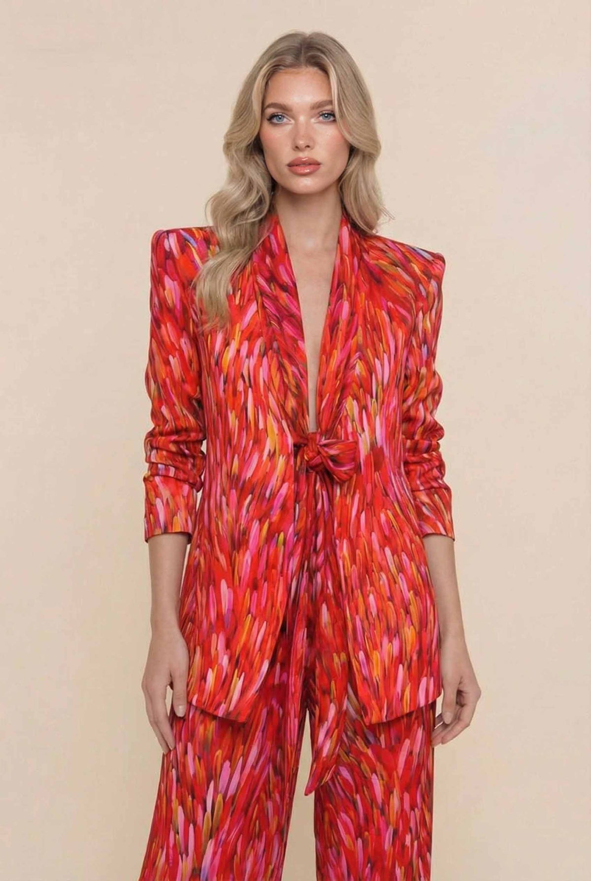Einzigartiges Set aus bedrucktem Blazer und Hose mit weitem Bein