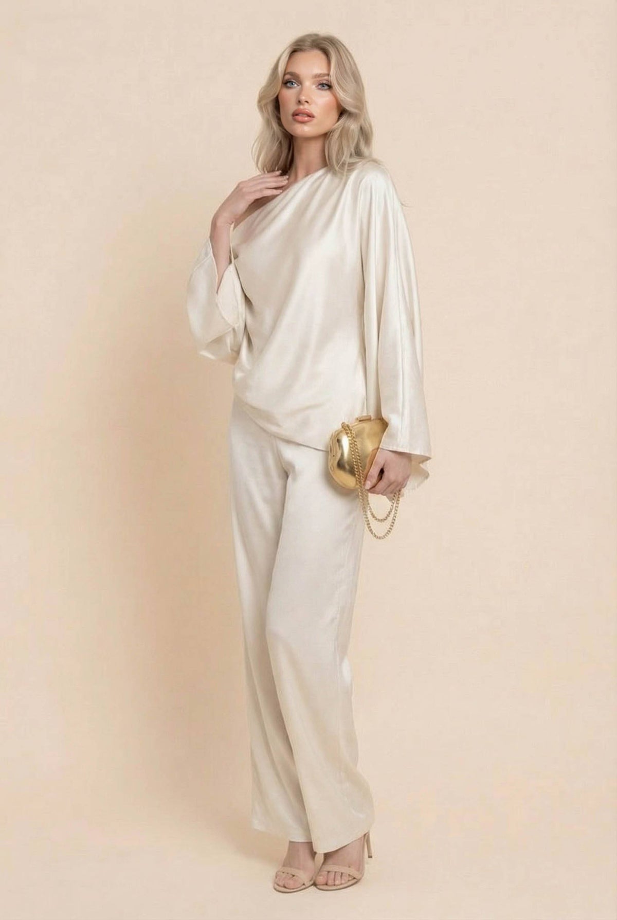 Zweiteiler-Set aus schulterfreiem asymmetrischem Hemd und Hose mit weitem Bein