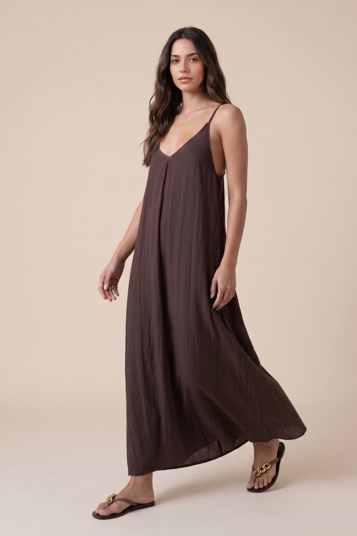 Robe longue à col en V et dos nu