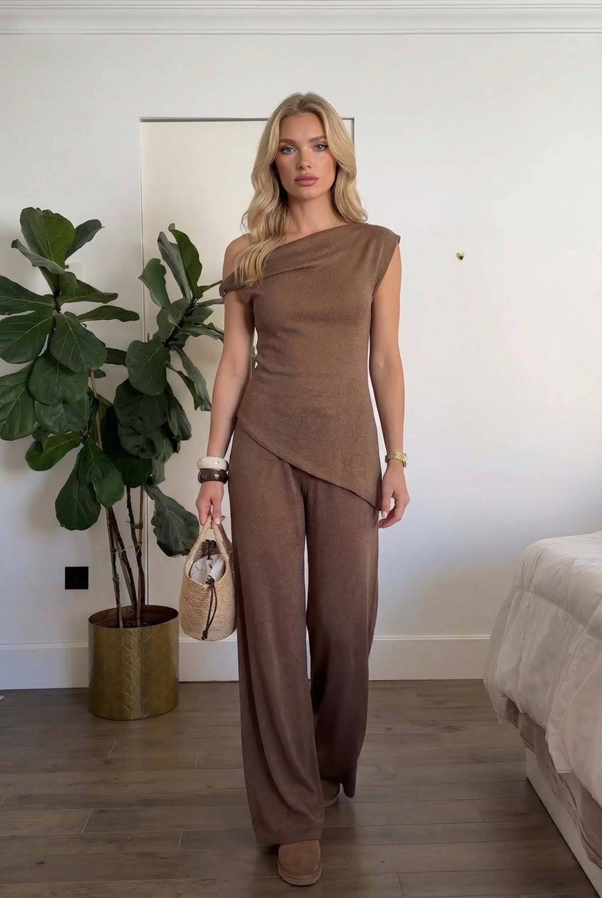 Set aus schulterfreiem Oberteil und Hose mit weitem Bein